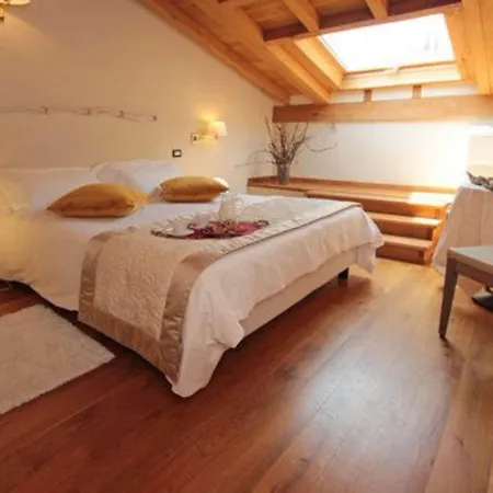 Maria Au - Estella Italia Hotell