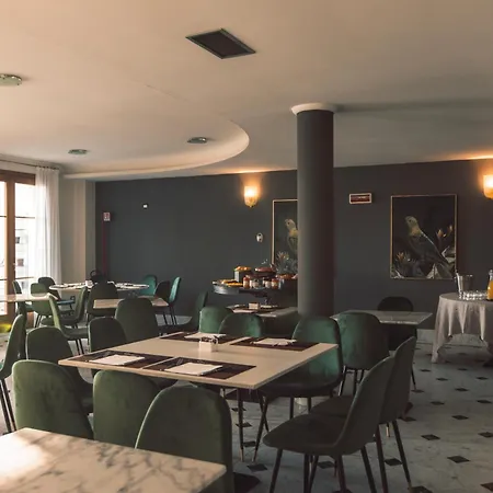 Maria Au - Estella Italia Hotell Toscolano Maderno