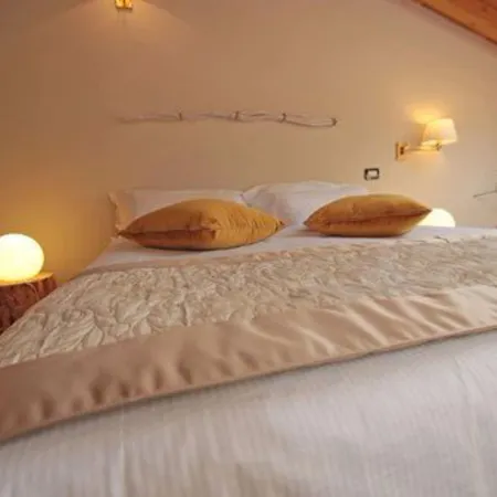 Maria Au - Estella Italia Hotel 4*