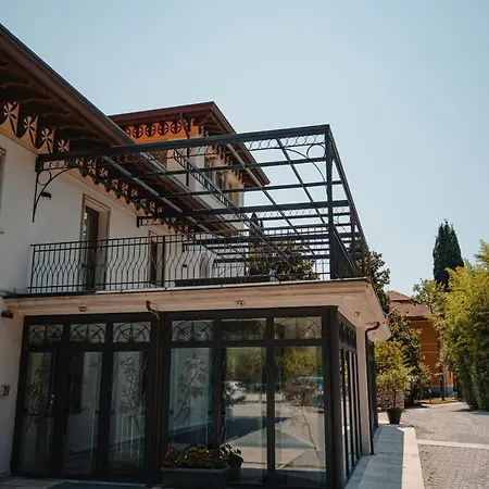 Maria Au - Estella Italia Hotel 4*