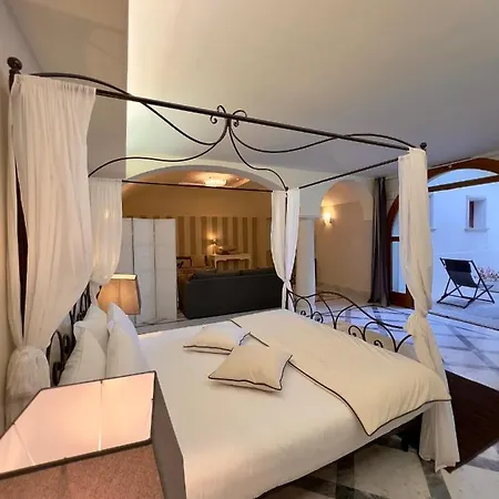 Maria Au - Estella Italia Hotel 4*