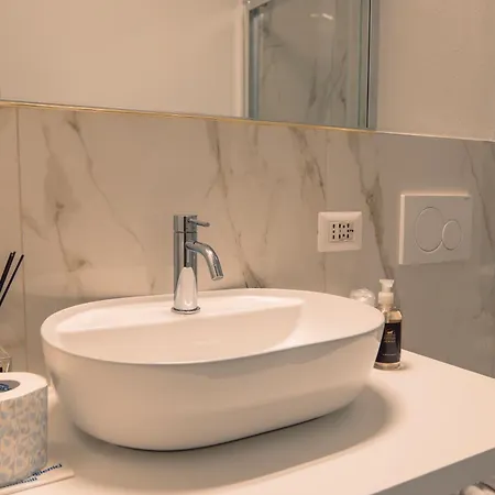 Maria Au - Estella Italia Hotel 4*