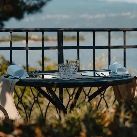 Maria Au - Estella Italia 4*