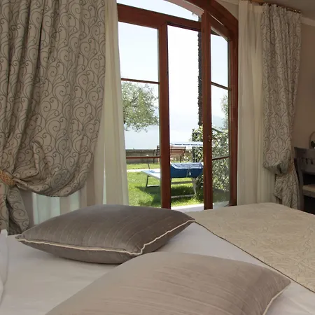 Maria Au - Estella Italia 4*