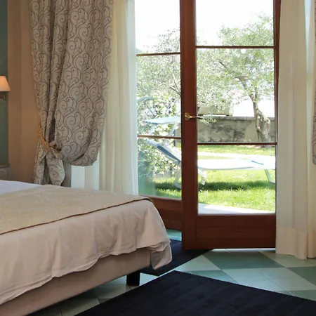 Maria Au - Estella Italia Hotel Toscolano Maderno