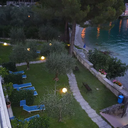 Maria Au - Estella Italia Hotel