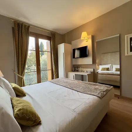 Maria Au - Estella Italia Hotel 4*