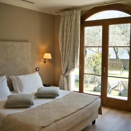 Maria Au - Estella Italia Otel 4*